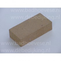 Refractory brick